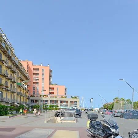 Riflessi D Azzurro Fronte Mare Panoramico Σαβόνα